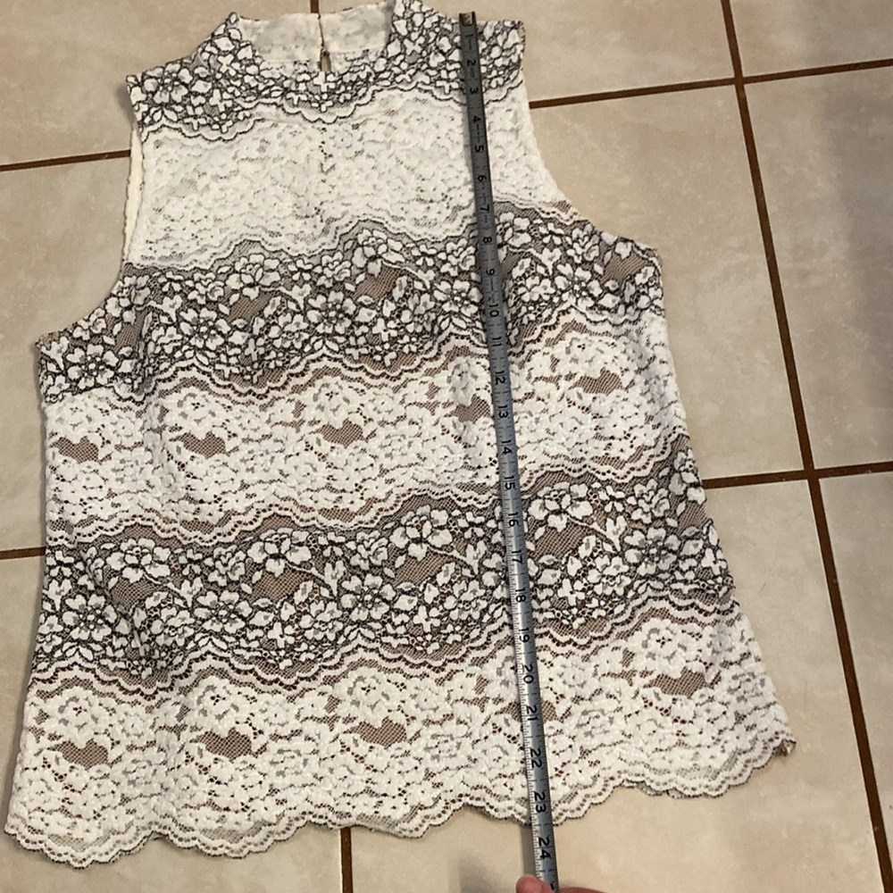 Sleeveless Lace Overlay High-Neck Top - White & Brown - Picture 10 of 13